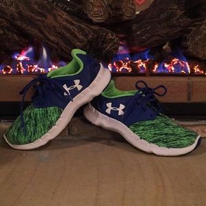 Size 3 Under Armour youth tennis shoes